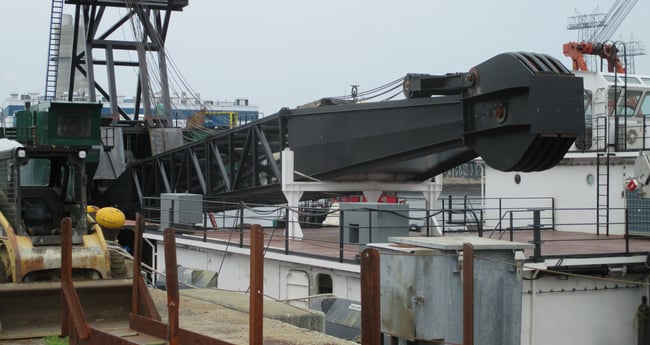 Image of  AC diesel-electric powered dredge crane